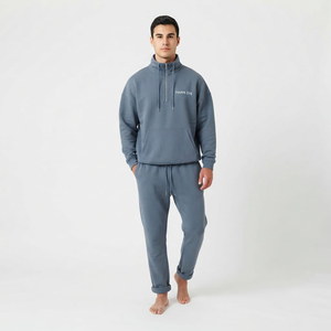 Ensemble de survêtement respirant pour homme Hawk Eye Sports : sweat à capuche élégant et tendance à col montant et demi-zip, et pantalon de survêtement - Product Image 2