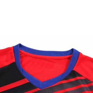 Polo de Tenis Serie Signature, Diseño Negro Simple, Logotipo Minimalista, Precio de Exportación Global - Product Image 3