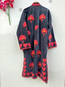 Chaqueta Larga de Terciopelo y Algodón SUZANI Hecha a Mano de la Mejor Calidad |   Abrigo de Invierno Boho Transpirable y Ecológico con Bordado Floral, Venta al Por Mayor - Product Image 6