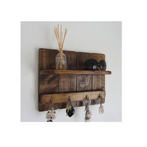 Porte-clés mural en bois élégant : solution de rangement conçue pour l'organisation de l'entrée et l'attraction décorative de la maison - Product Image 1