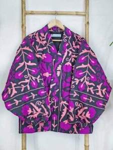 Chaqueta Suzani para Mujer al por Mayor, Chaqueta de Invierno de Algodón con Bordado Floral Morado, Cuello en V, Estilo Étnico Vintage Boho - Product Image 4