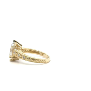 Élégante bague de fiançailles en or 14 carats avec diamant ovale de 4,30 carats de couleur D, certifié IGI, cultivé en laboratoire, pour demande en mariage - Product Image 2