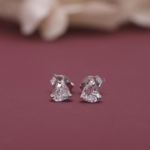 Pendientes de Diamante Cultivado en Laboratorio con Certificación IGI, Corte Solitario en Forma de Corazón, en Oro Blanco/Rosa y Amarillo de 18K |   Pendientes de Diamantes de Lujo - Product Image 4