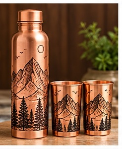 Botella de Agua Bohemia de Cobre con Tapa y 2 Tazas Grabadas con Mandala, Set de Bebidas Portátil para Viaje - Product Image 2