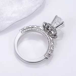 Anillo de Compromiso de Plata 925 con Baño de Rodio y Diamantes Redondos para Mujer, con Engaste Pavé y Estilo Floral Romántico - Product Image 2