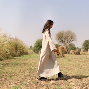 Vestido largo de mezcla de lino y algodón suave para mujer, manga larga, cuello redondo, cómodo y holgado. - Product Image 1