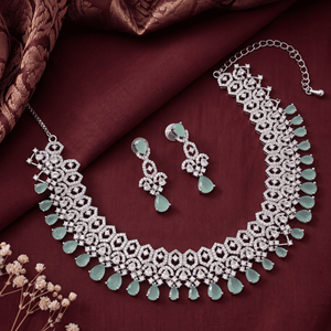 Conjunto de Collar y Pendientes de Latón Plateado para Novia, Boda o Fiesta, con Aretes a Juego - Product Image 4