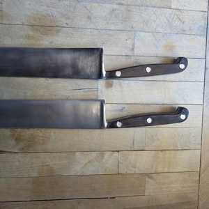 Couteau de cuisine en acier de Damas, lame droite, manche en bois - Product Image 4