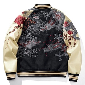 Veste de baseball en laine personnalisée de haute qualité avec manches en cuir et broderie chenille pour hommes - Product Image 2