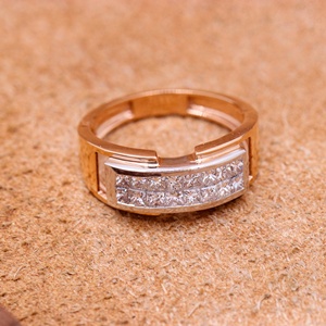 Anillo de compromiso de banda ancha con diamantes naturales de corte princesa en oro rosa macizo de 18 quilates de dos tonos, joyería fina para mujer, venta al por mayor - Product Image 1