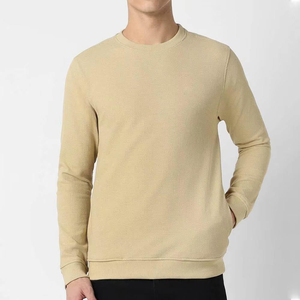 Sweat-shirt surdimensionné en coton imprimé et brodé, style streetwear, fabriqué au Pakistan - Product Image 4