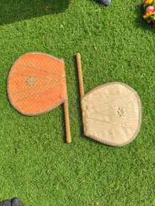 Abanico de mano artesanal de madera/Beejna Pankha con tela brocada, abanico real/punjabi con mango de madera para decoración del hogar - Product Image 3