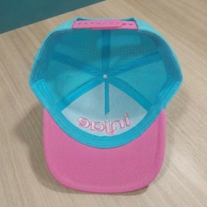 Gorras de Golf de 5 Paneles con Bordado 3D Personalizado OEM, Perforadas con Corte Láser, Visera Precurvada, Estructuradas, ODM, MOQ Bajo, de Fábrica - Product Image 5