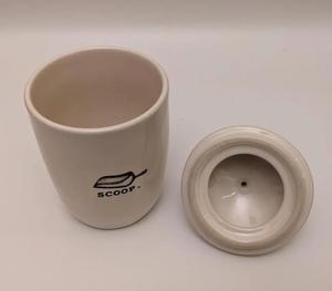 โถเก็บของในครัวแบบมินิมอลพร้อมฝาปิด ลายพิมพ์รูปช้อน ผิวเรียบเงางาม ขนาดกะทัดรัด ใช้จัดระเบียบบนเคาน์เตอร์ อุปกรณ์จัดเก็บของในครัวอัจฉริยะ - Product Image 4