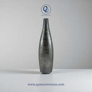 Vase à fleurs noir en forme de bouteille avec motif en relief pour la décoration de la maison, le bureau, la salle à manger et les décorations de mariage - Product Image 1