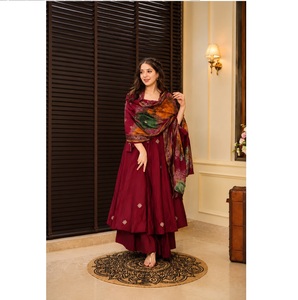 ชุดเดรส Anarkali ดีไซน์เนอร์ระดับพรีเมียมสำหรับผู้หญิง พร้อมกางเกง Palazzo และผ้าคลุมไหล่ ประดับด้วยงานปัก เหมาะสำหรับงานปาร์ตี้และงานแต่งงาน  สำหรับส่งออกจำนวนมากจากอินเดีย - Product Image 1
