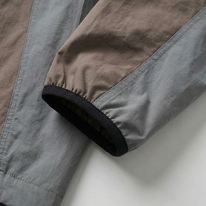 Chaqueta con capucha bicolor Urban Shield — Paneles en contraste marrón/gris |   A prueba de viento, resistente al agua, marca privada OEM/ODM - Product Image 5