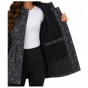 Chaqueta Impermeable de Alta Calidad para Mujer con Diseño Elegante, Forro Interior Suave y Aislamiento Resistente para Actividades al Aire Libre - Product Image 6