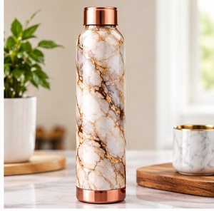Bouteille d'eau en cuivre à motif marbré moderne avec couvercle en cuivre, portable pour les voyages - Product Image 6