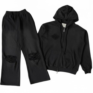 Ensemble de jogging personnalisé pour homme, survêtement effet délavé avec sweat à capuche zippé et pantalon de survêtement évasé à jambe droite - Product Image 1