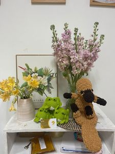Muñeca de Lana Hecha a Mano en Vietnam, Figura de Fibra Suave para Decoración de Cuarto de Niños, Exhibición en Estantes y Regalos Originales, Suministro al por Mayor - Product Image 4