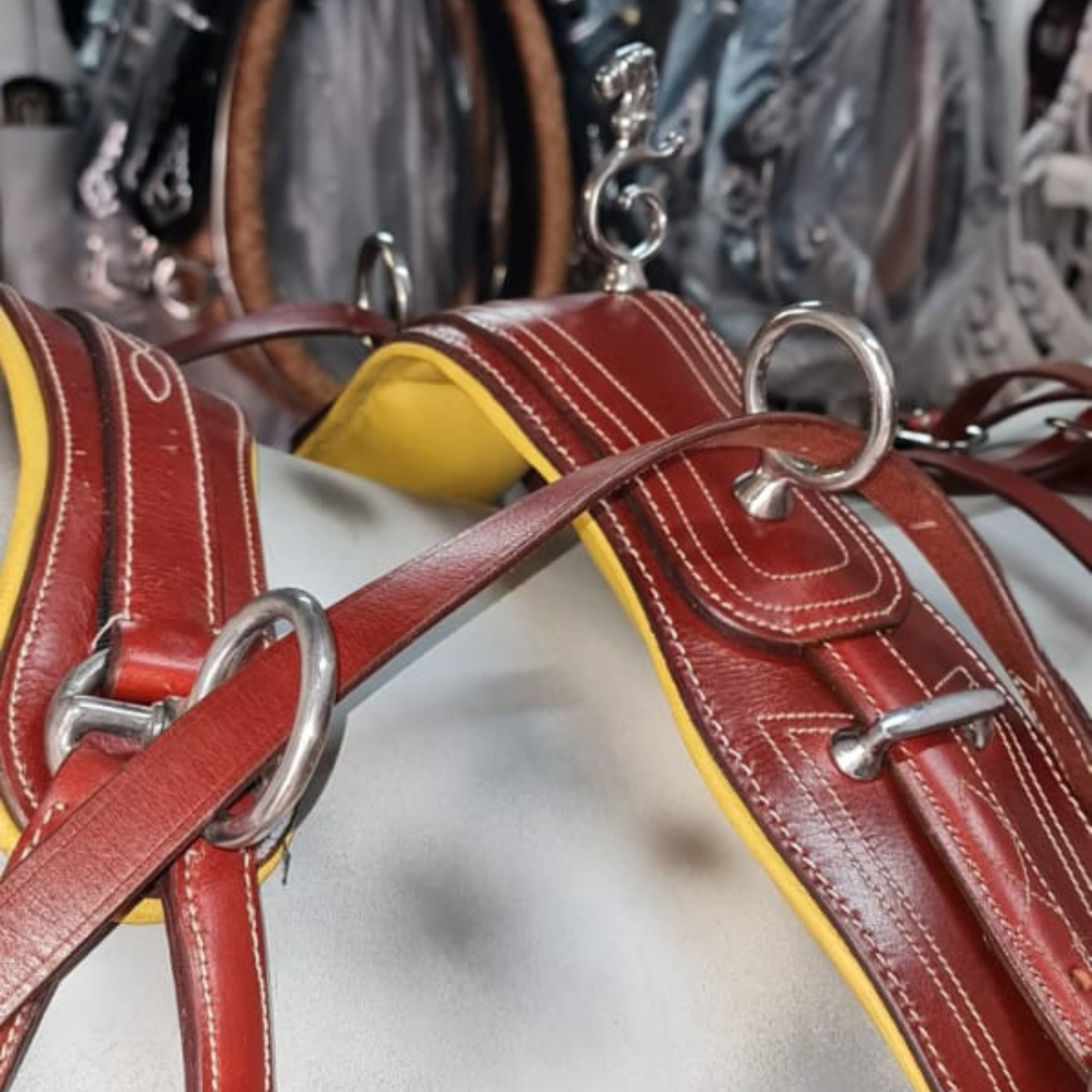 สีน้ำตาล