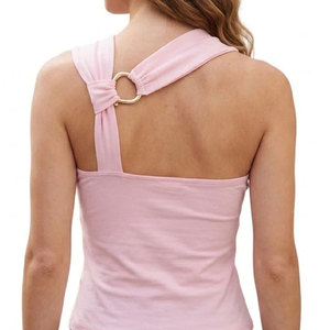 Débardeur pour femme en matière 100 % respirante et à séchage rapide, style vêtements de sport personnalisés. - Product Image 6