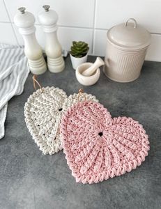 Warm Handcrafted Crochet Heart Coasters Brown Cream Edge Drink <b>Protectors</b> Heatproof Holiday <b>Table</b> Toppers Home Essential - Product Image 3