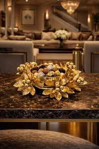 Bol en métal artisanal orné, écologique et durable, avec finition polie et motif floral, idéal pour les mariages et la décoration intérieure - Product Image 4