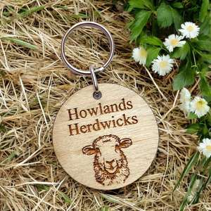 Porte-clés en bois - Taille, logo et texte personnalisés - Pour les boutiques de cadeaux, promotion en gros, marketing - Product Image 1