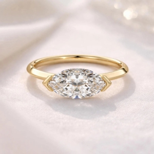 Bague Teardrop 2.00 CT en Moissanite taille Marquise en or jaune 14K, bague solitaire à griffes en V pour elle, bagues en or, OM GEMS - Product Image 1