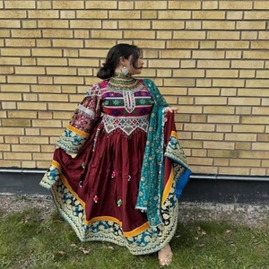 Robe traditionnelle afghane brodée à la main en modal |   Tenue culturelle |   Robe de mariée |   Robe mi-longue à silhouette naturelle en A - Product Image 5