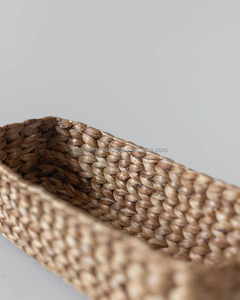 Juego de bandejas de servicio de ratán redondas asequibles de lujo adornadas con diseño artístico hecho a mano personalizado Ideal para hogares modernos - Product Image 2