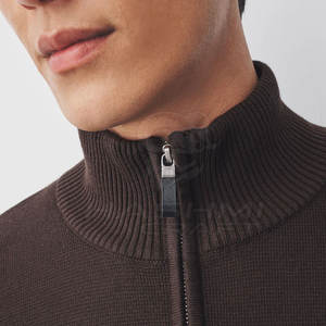 Sweat-shirt à col zippé pour homme avec logo personnalisé, tissu doux et respirant, coutures durables, idéal - Product Image 4