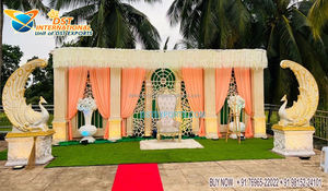 Decoración de Escenario para Bodas con Temática de Radha Krishna, Escenario para Recepción Hindú de Radha Krishna, Escenario para Ceremonia de Boda del Sur de la India, Estados Unidos - Product Image 4