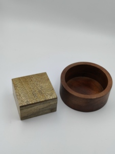 Boîte de rangement pour bijoux en bois de manguier classique personnalisée avec finition naturelle, fermeture magnétique, un seul niveau, pour la cuisine et la salle de bain - Product Image 1