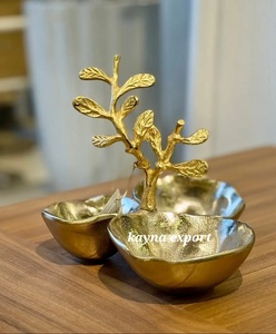 Bol en métal doré poli fait main Kayna Export avec motif feuille – Bols décoratifs de luxe écologiques pour fêtes et cadeaux - Product Image 4