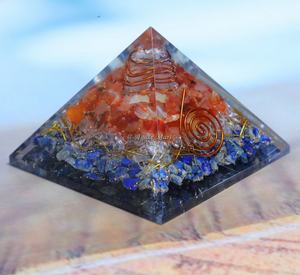 Pierre de Guérison Lapis Lazuli Avec Point de Cristal Lapis Lazuli Basse quantité minimale de commande Avec Cristal Et Cornaline Protection EMF Orgonite Pyramide - Product Image 1