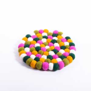 Sous-verres en feutre faits main multicolores, lot de 4, 0,0g, meilleur cadeau promotionnel par FeltandWool - Product Image 3