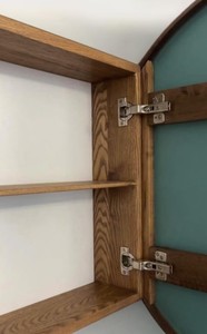 Armoire murale de salle de bain en bois avec miroir rond et 3 étagères de rangement, quincaillerie en laiton, design moderne - Product Image 6