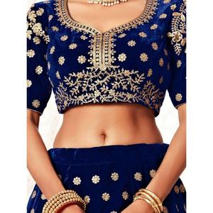 Tenue de mariée en velours brodé bleu marine captivante Lehenga Choli - Product Image 4