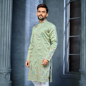 Conjunto de Kurta y Pijama Daaman de Seda Suave para Hombre, Bordado con Patrón de Ciervo – Ropa Étnica de Diseñador Rivayat - Product Image 1