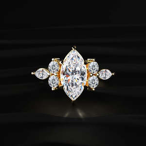 Élégante bague en moissanite marquise de 1,50 carat, en or massif, avec un design floral sur la tige, coupe excellente, incolore, bijoux de mariage - Product Image 1