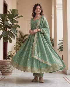 ชุดเดรส Anarkali ผ้าไหมจอร์เจตต์ปักลายหนักด้วยดิ้นทองและลูกปัด ดีไซน์ใหม่ สำหรับงานแต่งงานและงานเทศกาล - Product Image 1