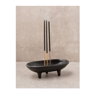 Support d'encens rustique noir sur trépied – Porte-encens au fini pierre brut – Bol de méditation zen minimaliste - Product Image 3