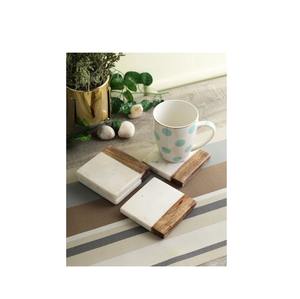 Juego de posavasos de madera y mármol auténticos para una experiencia culinaria premium en el hogar con acabado natural. - Product Image 1