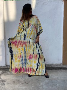 Caftanes de Rayón de Primera Calidad con Teñido Anudado, Suaves y Amigables con la Piel, Tejido Natural, Cintura Ajustada, Largos hasta el Suelo, Corte en A, Ecológicos y a la Moda - Product Image 5