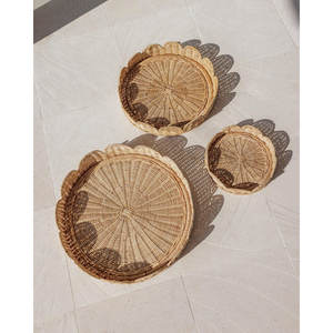 Plateau rond en rotin festonné Plateau de service décoratif tissé pour usage domestique - Product Image 2