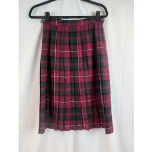 กระโปรงกิ๊ลท์ลายสก็อตสีแดงเขียวขายดีที่สุดสำหรับผู้หญิง ผลิตตามสั่งจากโรงงาน ขายส่ง - Product Image 4