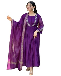 Kurta/Kurti de Diseño Estilo Anarkali en Color Morado Oscuro con Piel Sintética Personalizada para Mujer, Ideal para Fiestas de Invierno - Product Image 1